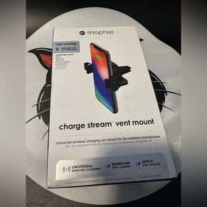 Mophie Wireless Charging Car Mount